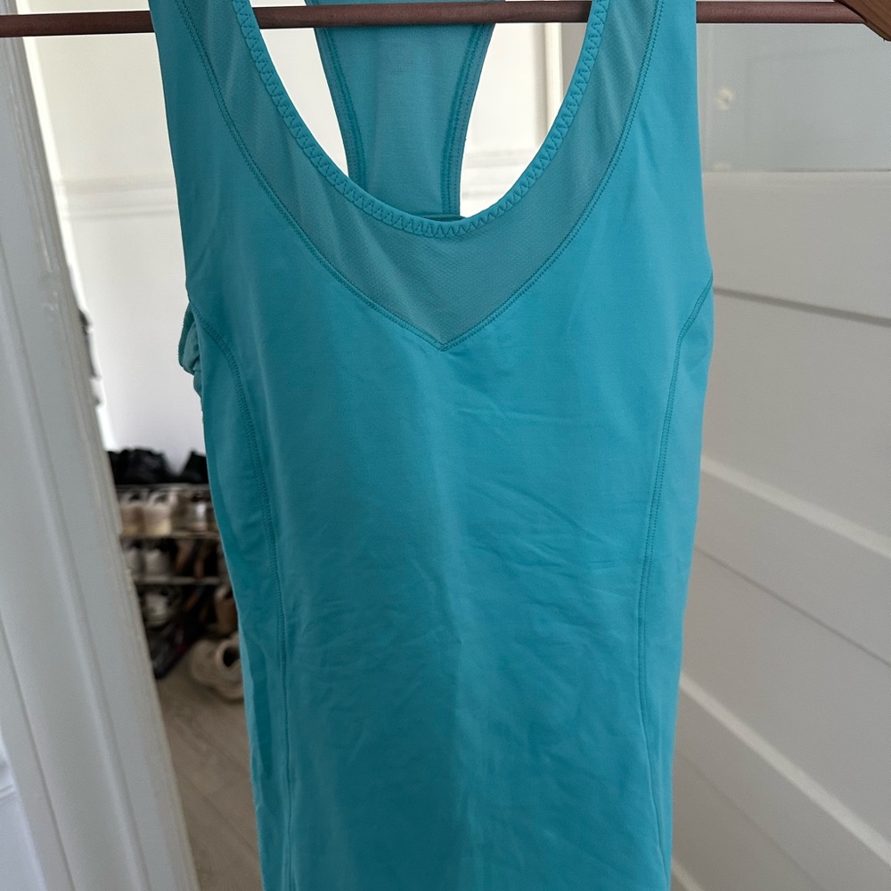 lululemon Turquoise Sleeveless Athletic Top size 6